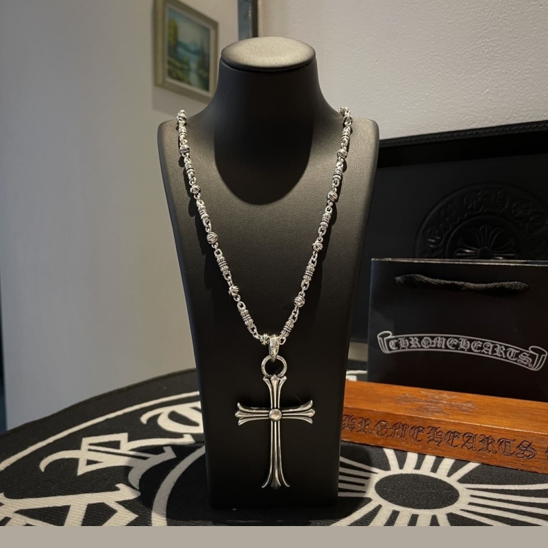 Ch**me He**ts necklaces